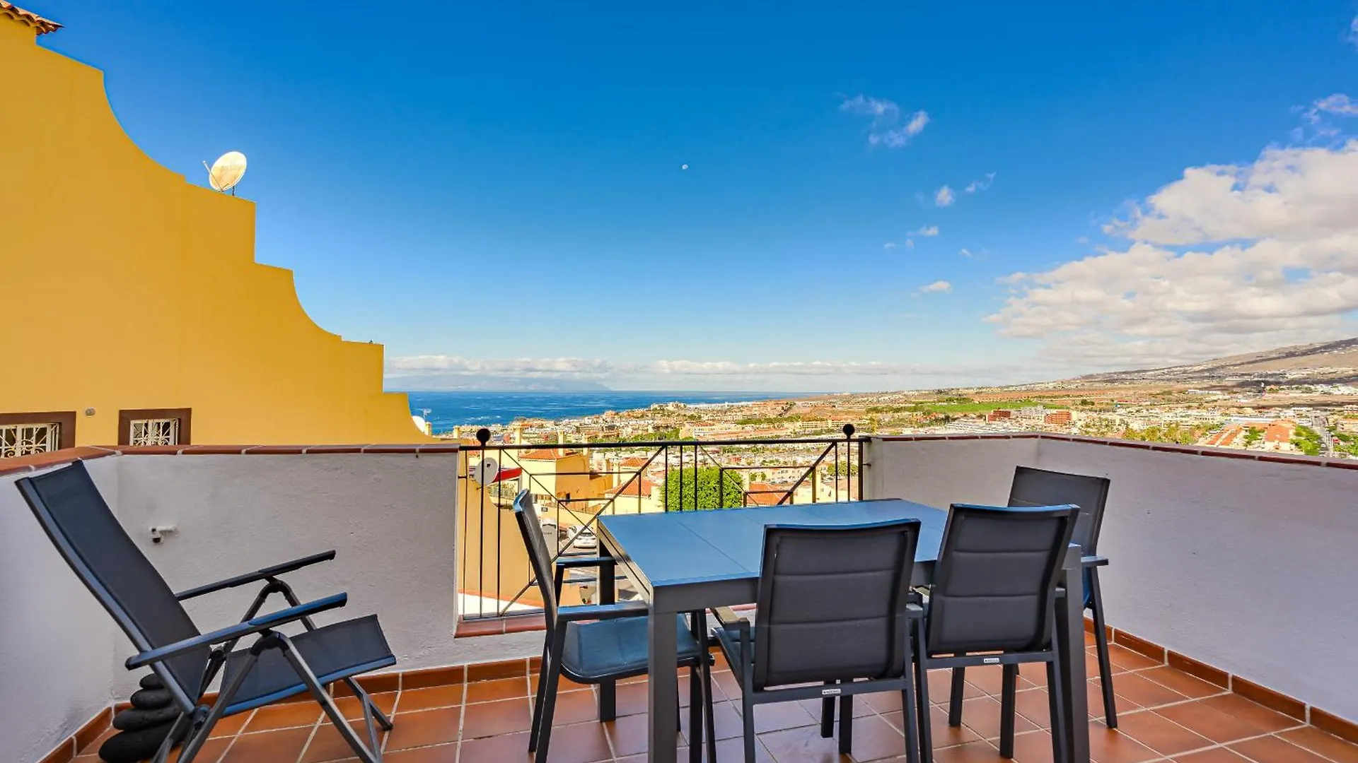 Apartment In Balcon Del Atlantico Costa Adeje  Costa Adeje (Tenerife)